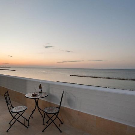 Tramonto Sul Mare Bari Apartment Near The Airport エクステリア 写真